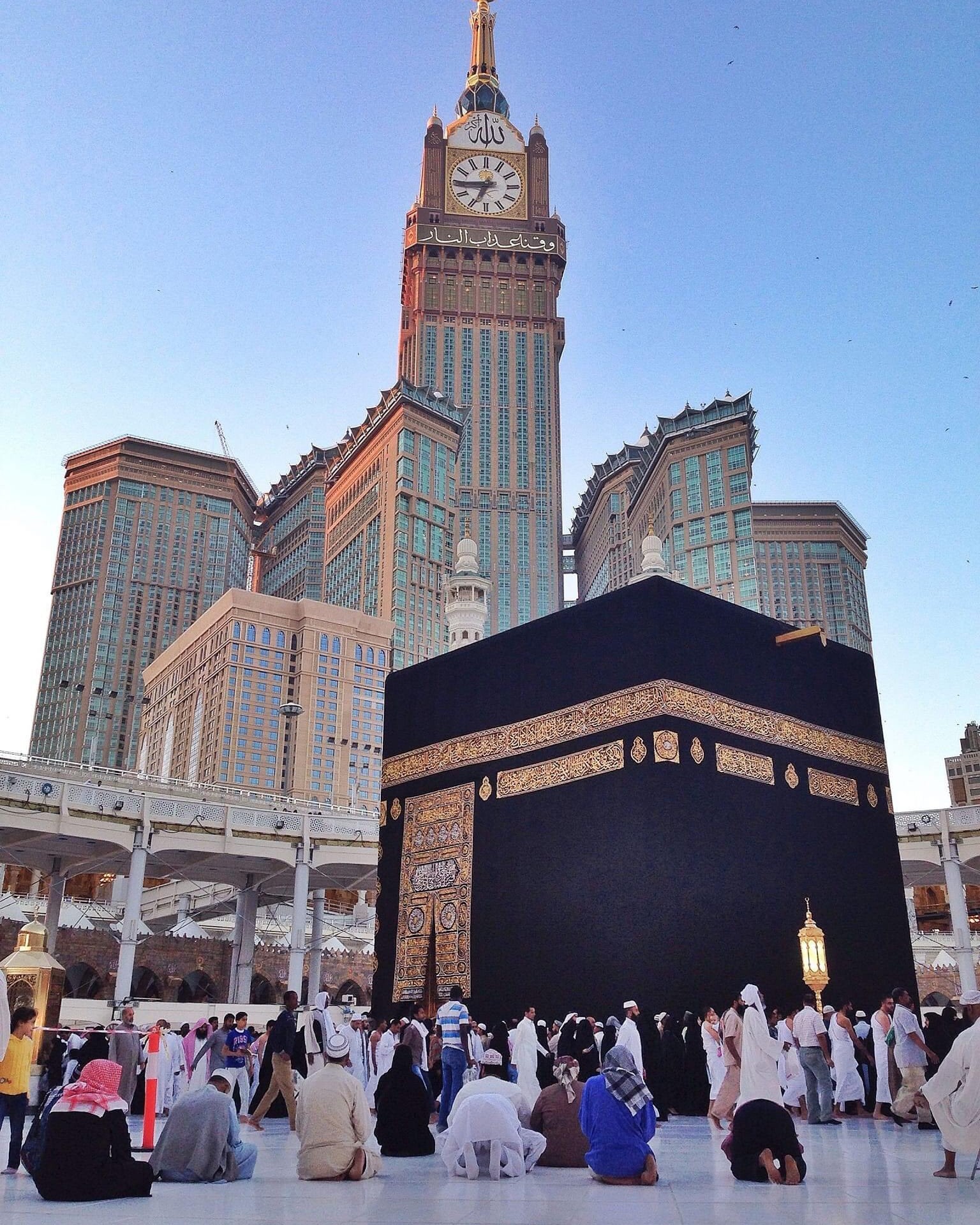 Community members receiving food support